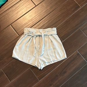 Size small. Cream color, ILLA ILLA brand